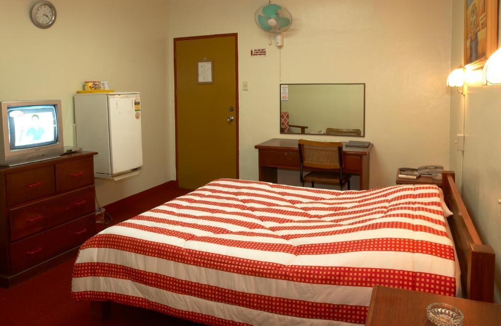Phoenix Hotel Ángeles Chambre photo