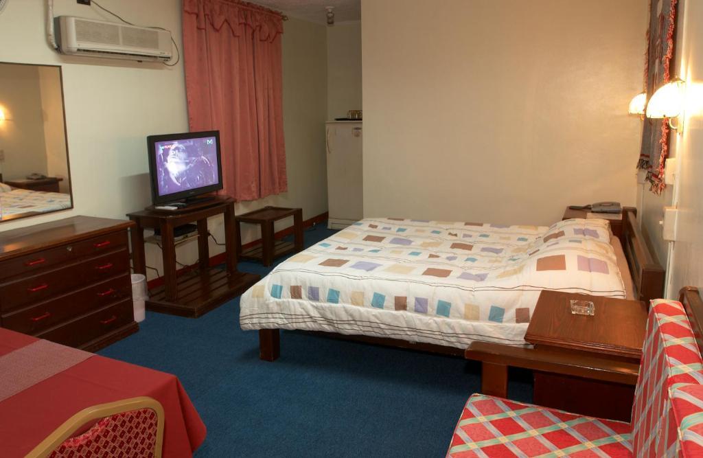 Phoenix Hotel Ángeles Chambre photo