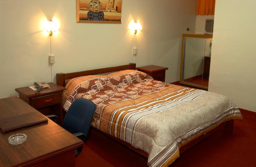 Phoenix Hotel Ángeles Chambre photo