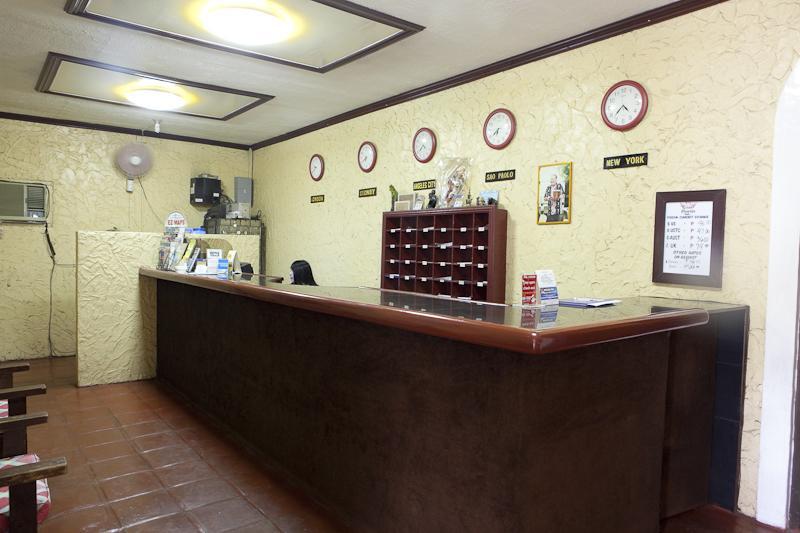 Phoenix Hotel Ángeles Extérieur photo